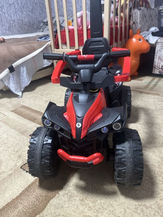 Продам машинку на акамуляторе