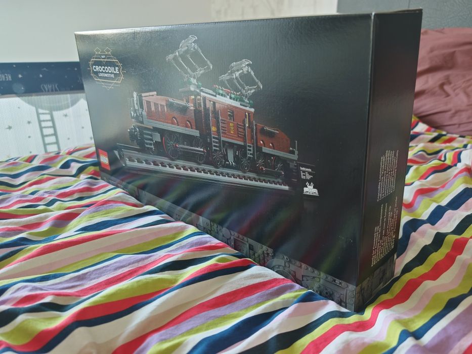10277 LEGO Trains Crocodile Locomotive