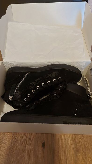 Дамски кецове TRUSSARDI