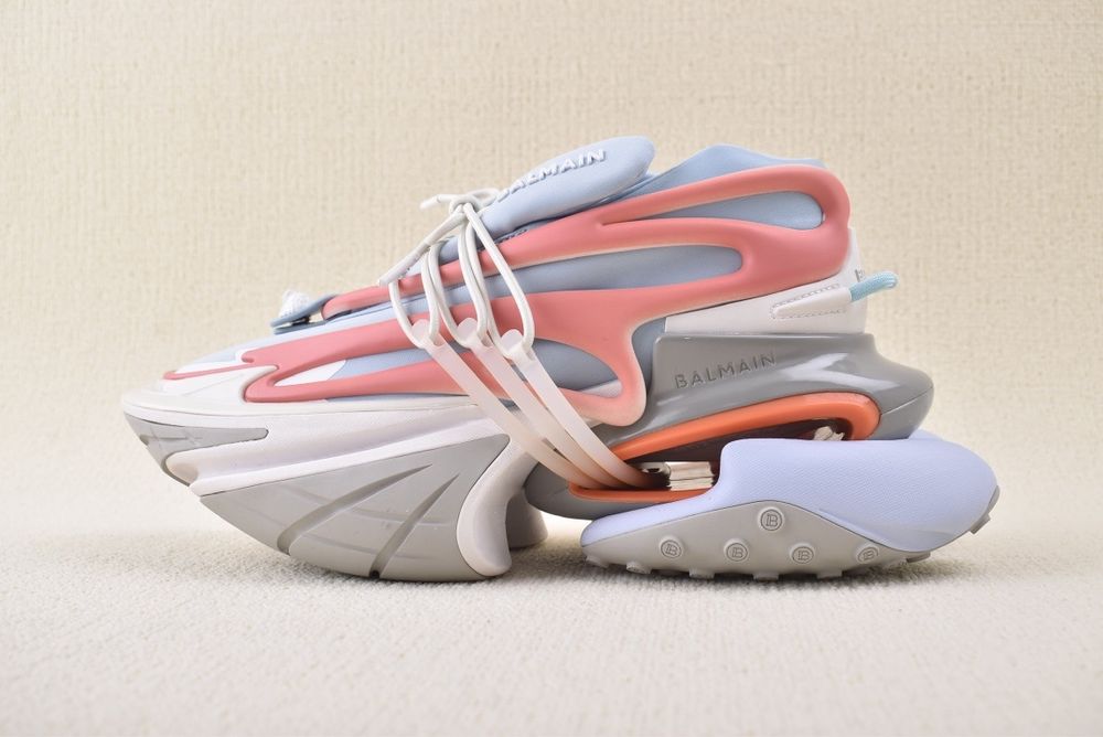 Balmain unicorn 2024