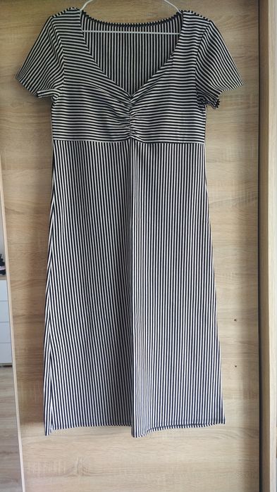 Рокля райе и черна, еластични, размер Л