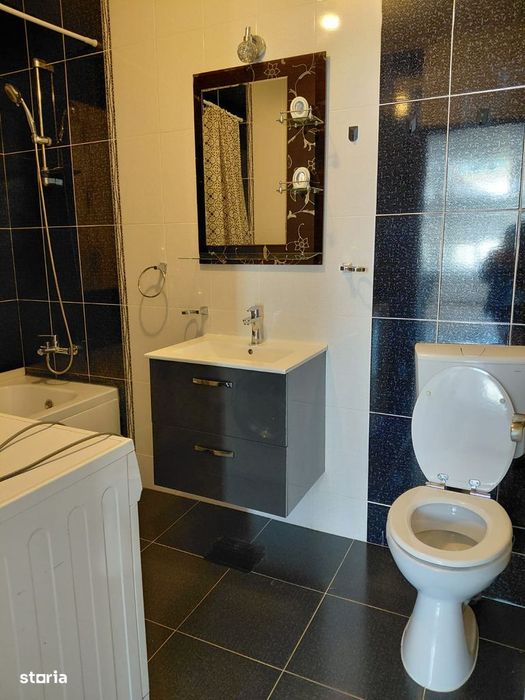 Apartament 3 camere, 2 balcoane, parcare privata Floresti str.Florilor