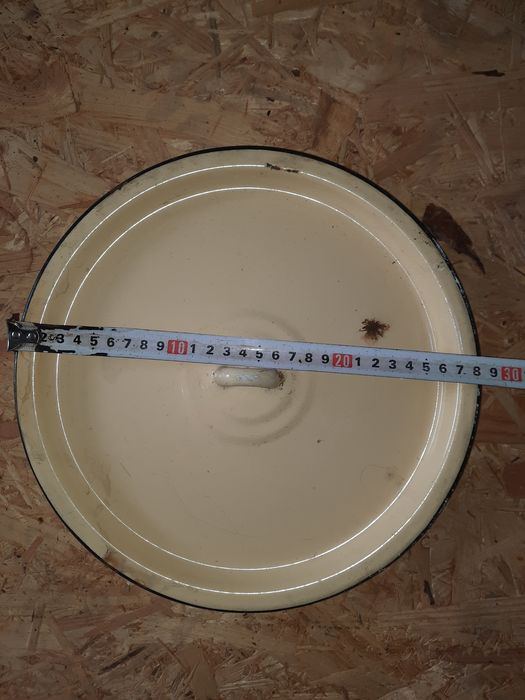 Крышки эмалированные разные