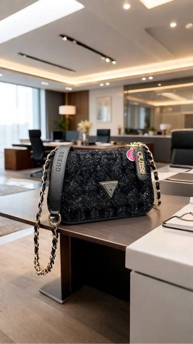 Дамска чанта Guess 20/15см.