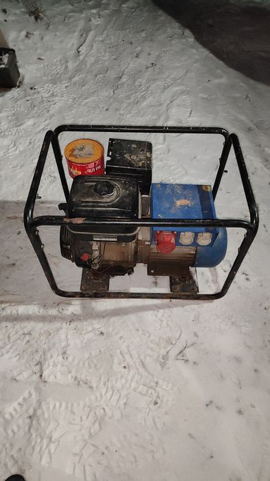 Продам бензиновый генератор Япония