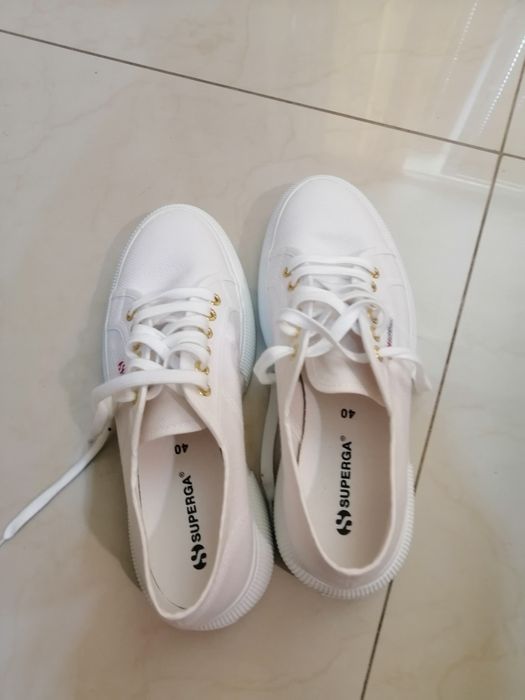 Бели гуменки нови