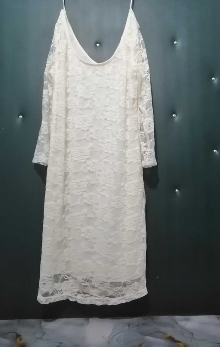 Кружевное платья.