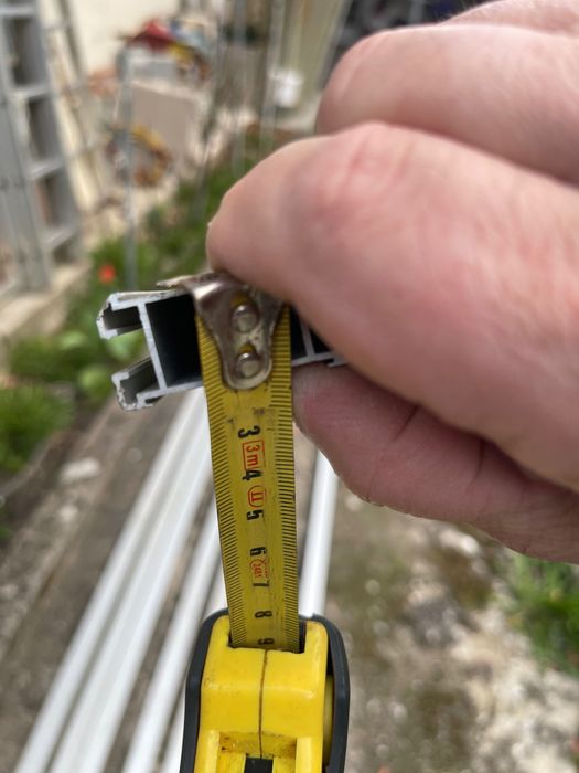 Profil Aluminium (Lätime 4,5 cm , grosime 2 cm v , Lungime 3 metrii ]