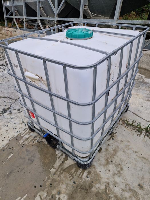 Bazin 1000l 1mc cu robinet si palet