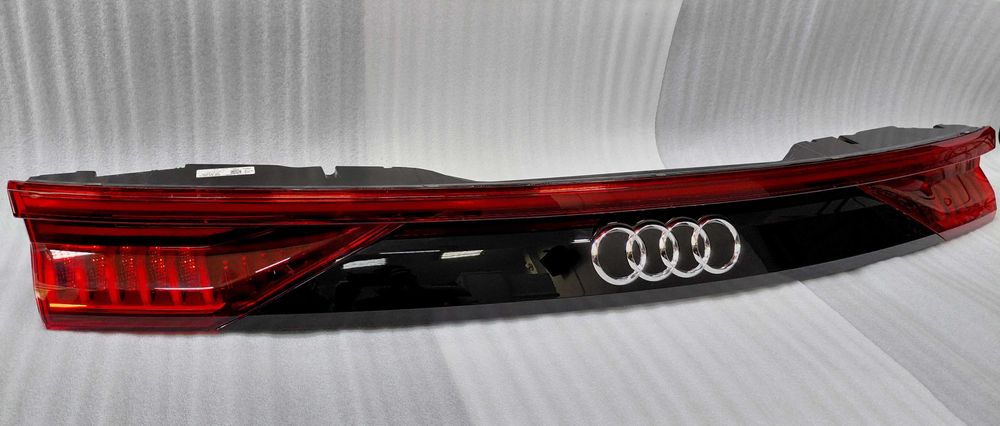 4M8945095Q Нов Стоп Matrix Audi Q8 SQ8 RSQ8 Ауди USA