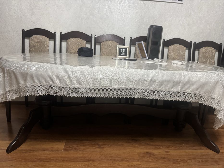 Продам Стол и стулья