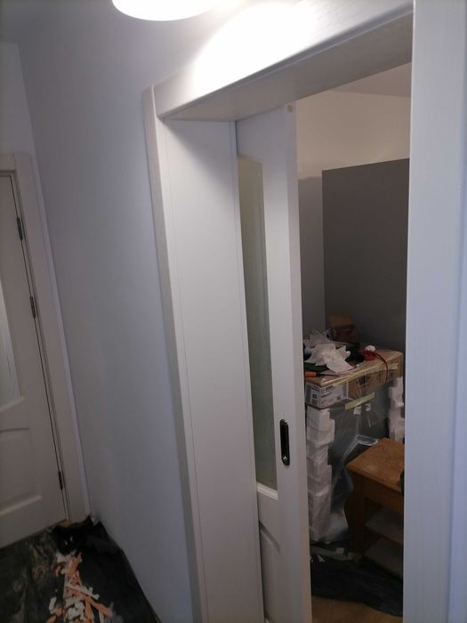 Montaj uși de interior, montez uși metalice, mobila.