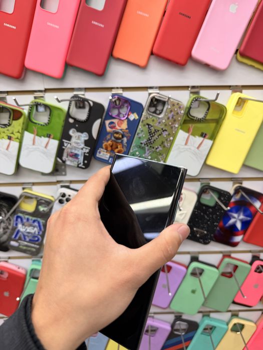 Samsung S22 Ultira 12/512gb