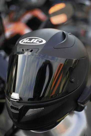 Дамска Dainese екипировка, размер 42, Подарък HJC RPHA 11, matt black