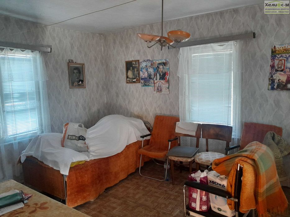 Къща с голям двор в с.Долно Белотинци, общ.Монтана