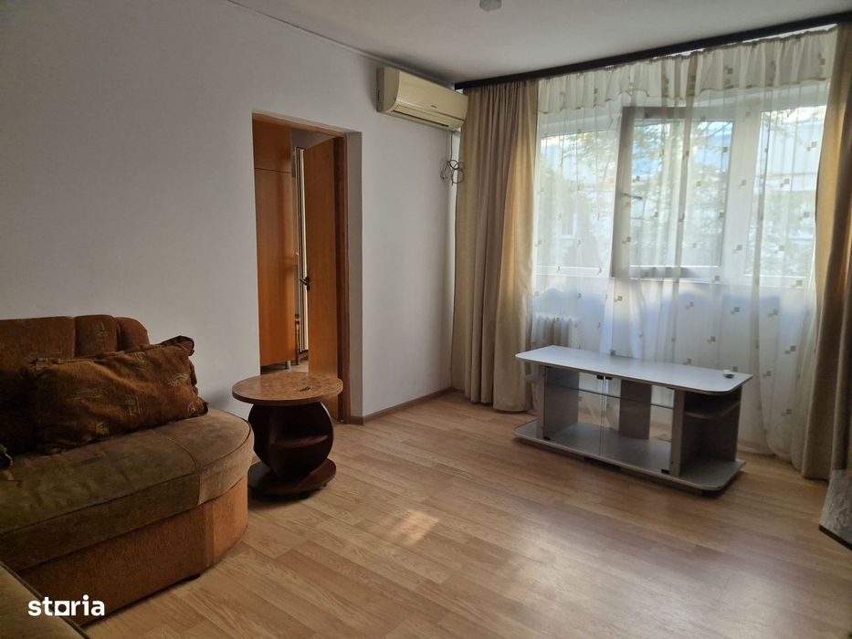 Apt 3 camere nedecomandat, zona Malu Rosu, et 1/4