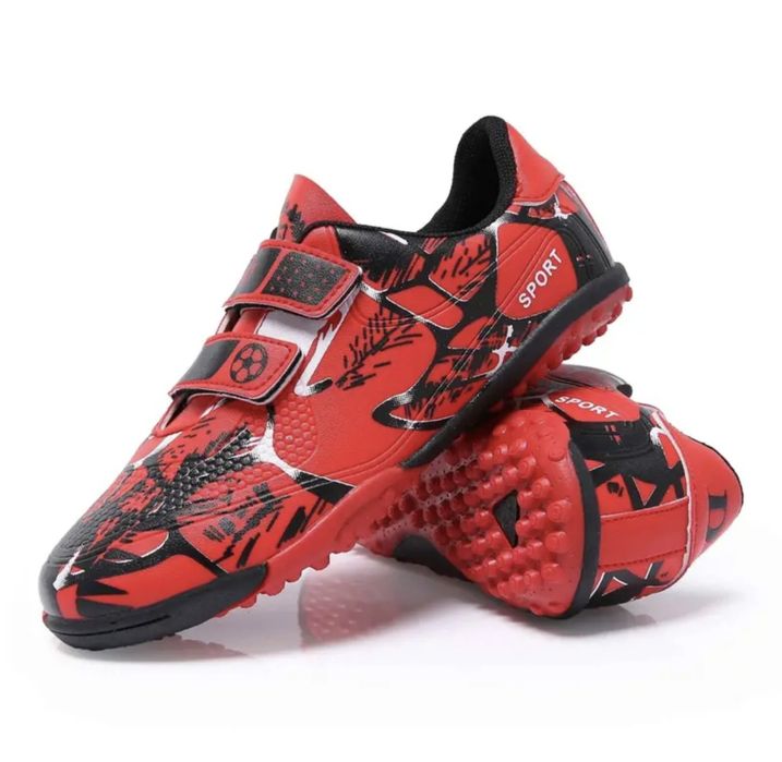 Футболни обувки за момчета