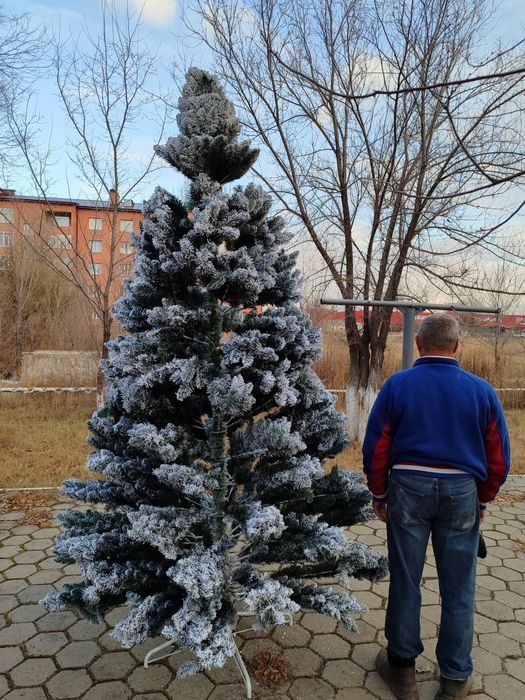 Ёлка искуственная