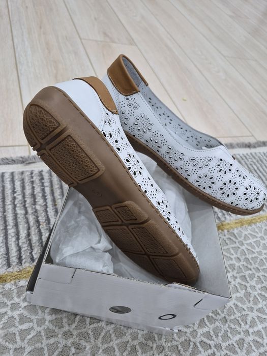 Продаю обувь 40 размер