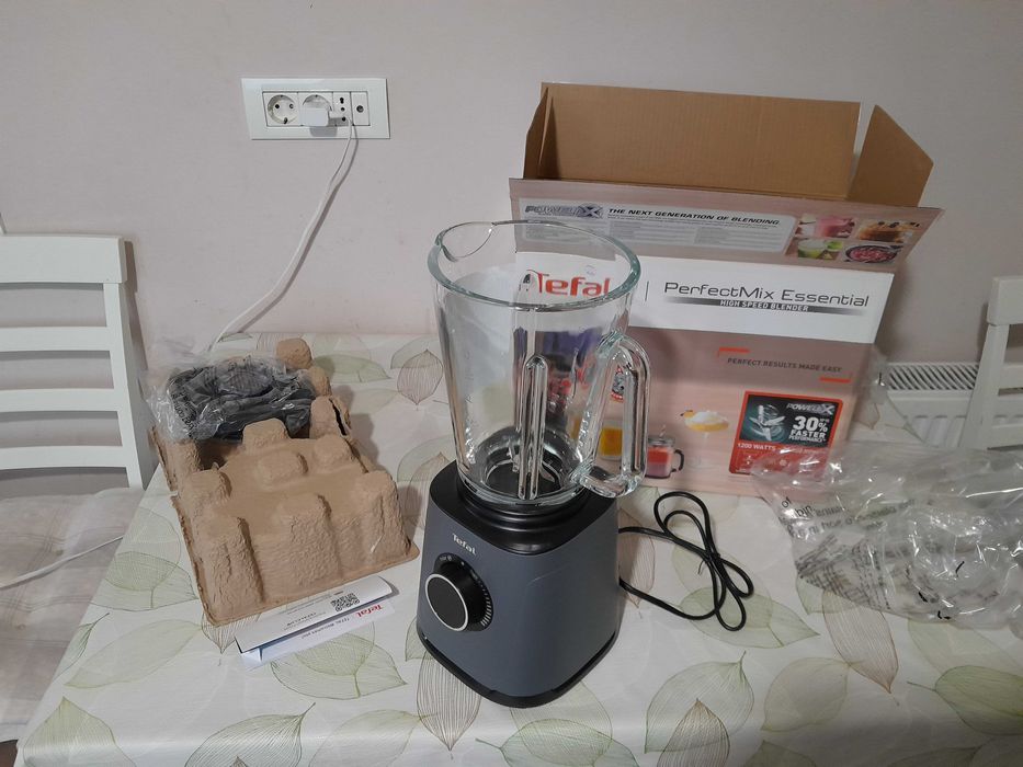 Blender nou Tefal PerfectMix Essential 2l recipient termorezistent 1200W de mare viteza