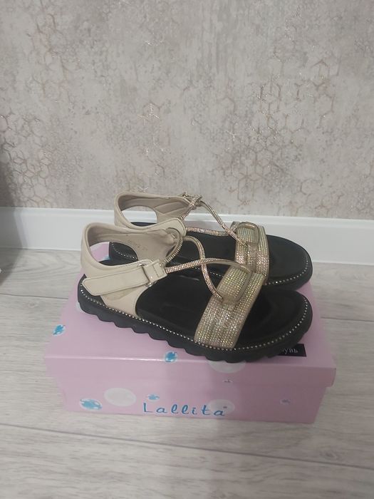 Детская обувь для девочки