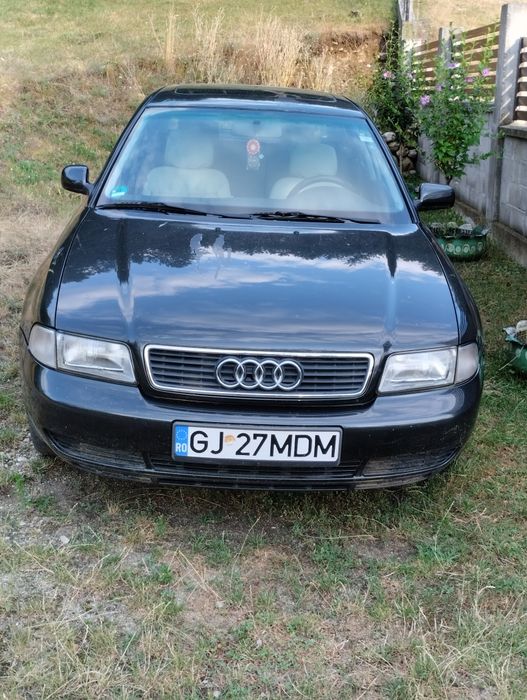 Vând Audi A4 1.6 benzina An 96 , Preț 4500  Lei