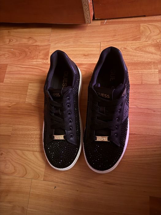 Adidași negri cu pietre Guess – mărimea 36–37 – NOI