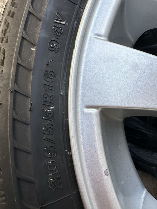 Оригинални джанти с гуми зимни 16 цола за BMW