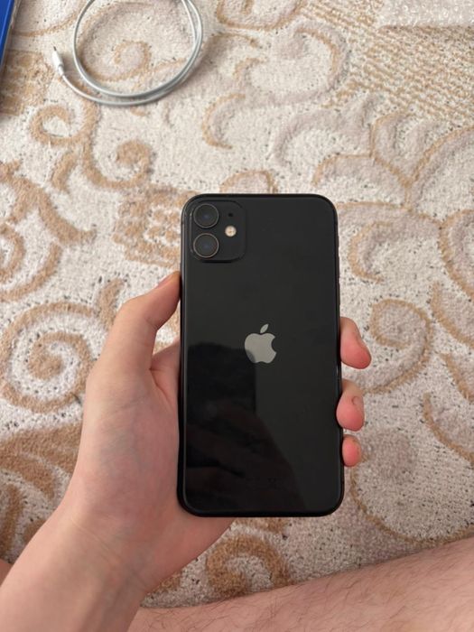 Iphone 11  продается с коробокой