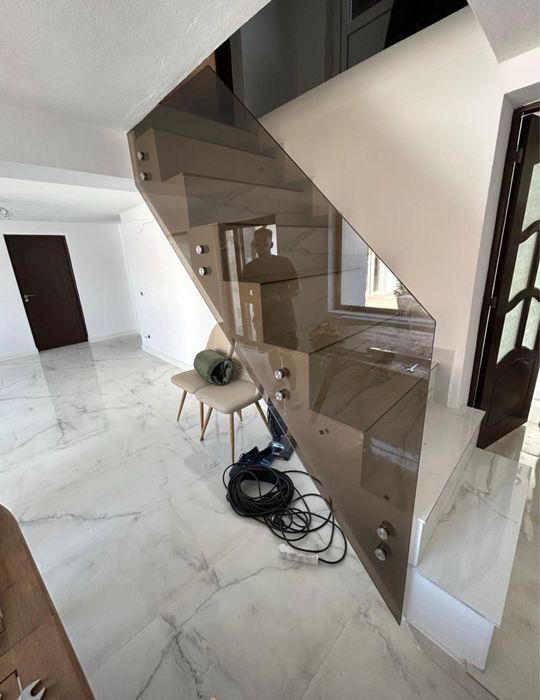 Balustrada din sticlă securizată – montaj inclus, preț corect!