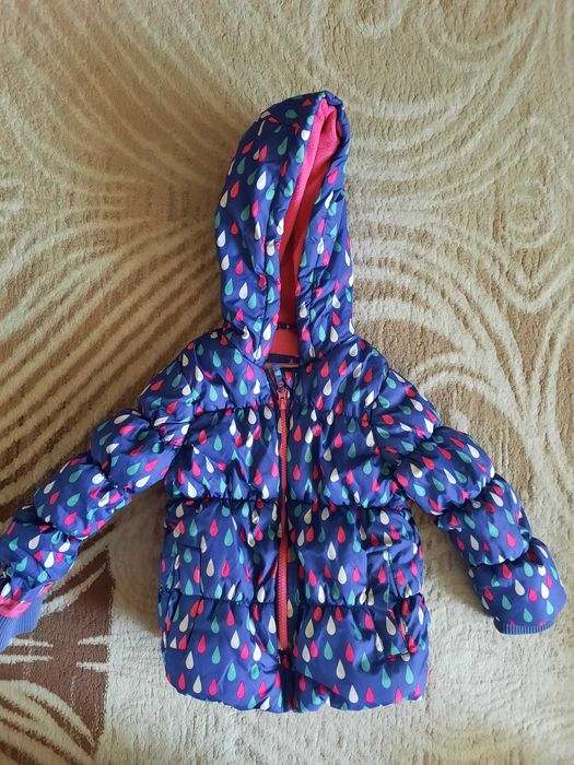 продам осенние куртки для девочки б/у за 3000