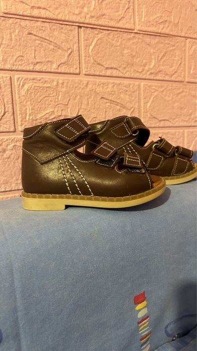 Продам Кожаный Сандали. Новый