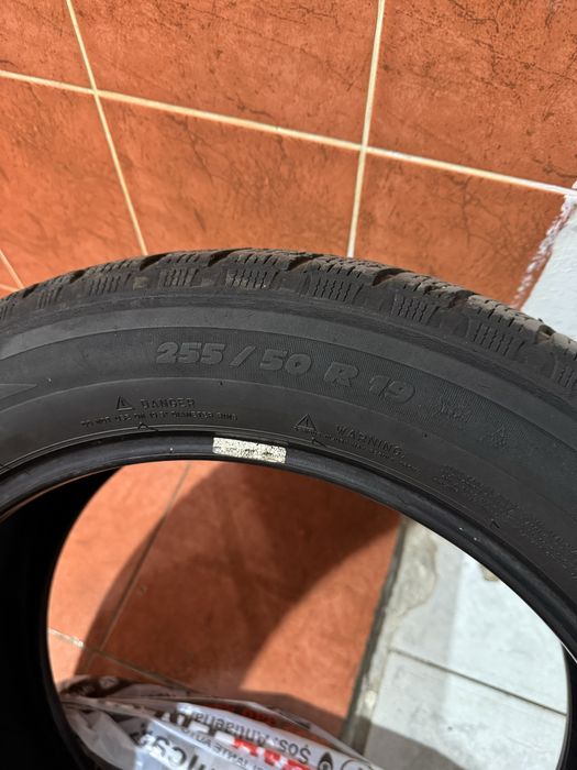 Vând cauciucuri iarna Michelin 255/50/19