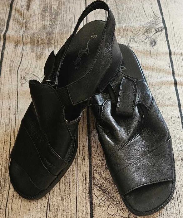 НОВИ кожени дамски сандали