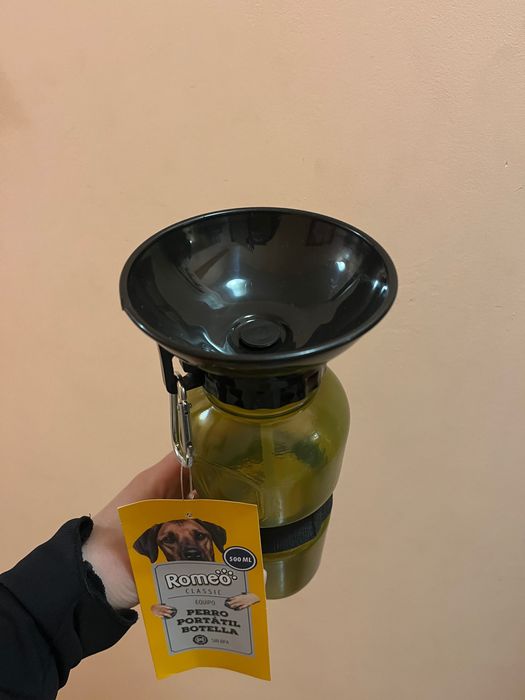 Бутила за вода за животни