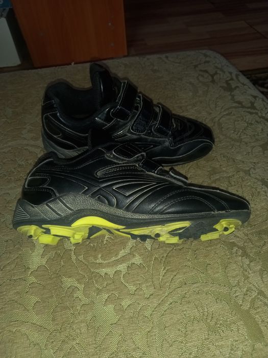 Продам бутцы детские