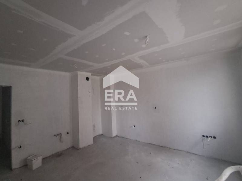 Продава се Тристаен апартамент в Варна, Лятно кино Тракия - 112 кв.м за 1002 €/кв.м - Снимка #9