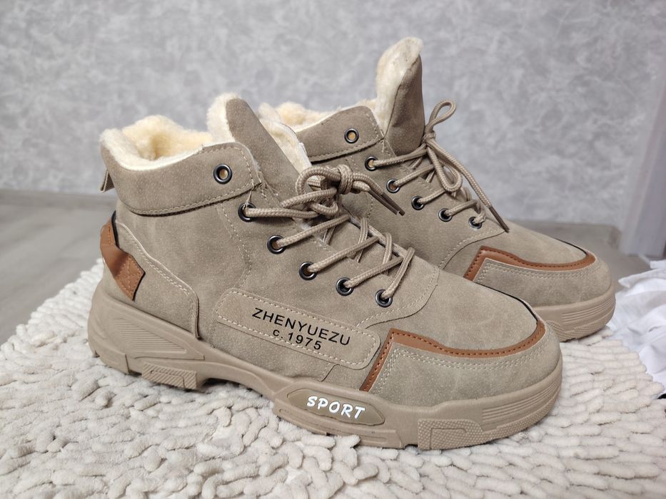 Продам зимние ботинки