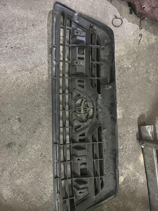 Запчасти на toyota 4runner