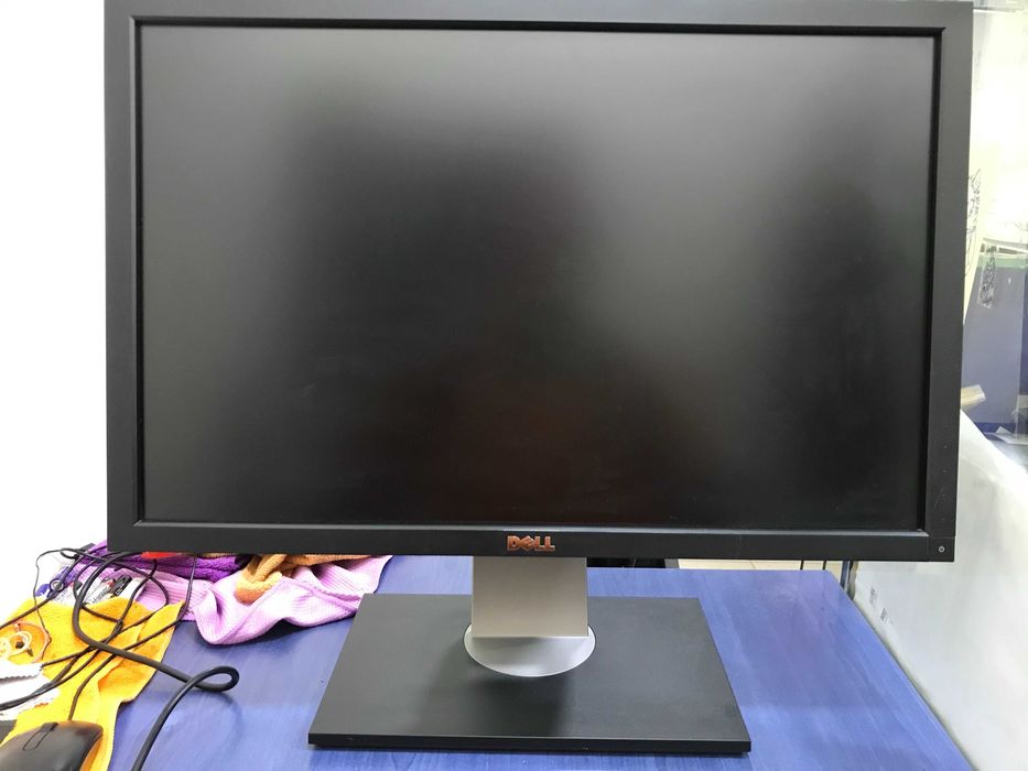Dell UltraSharp U2410f 24” monitor with PremierColor