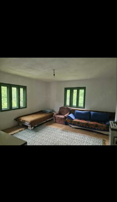 Casa de vanzare in zona de munte Mehedinti, com. Podeni