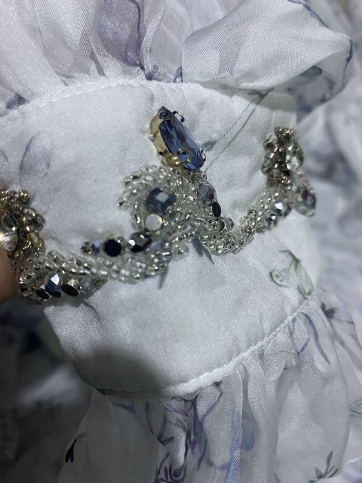 Тек 1 рет кигілген жұм жұмсақ мооол матадан тігілген , бренд көйлек!!!