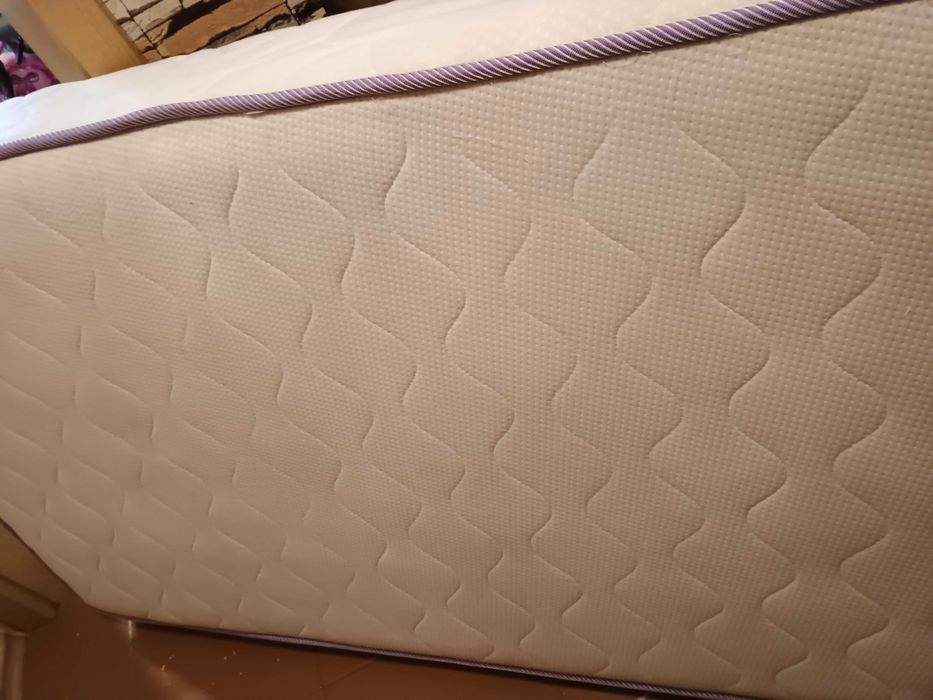 Продавам детско легло