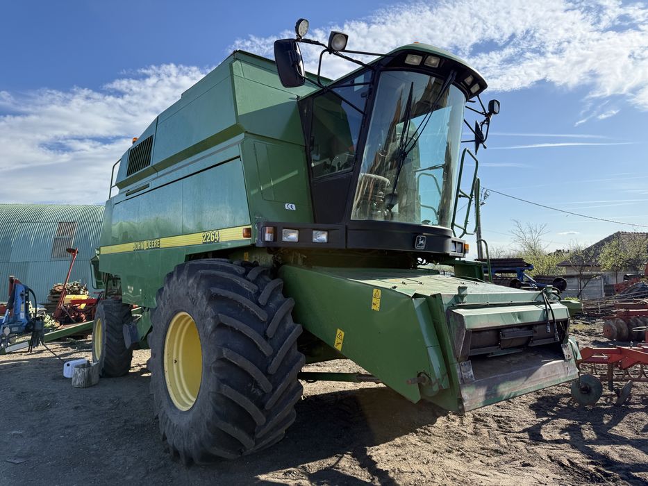 Combina John deere 2264