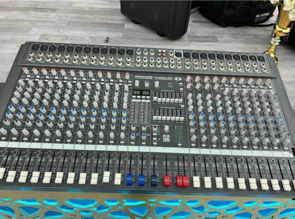 Dynacord powermate 2200