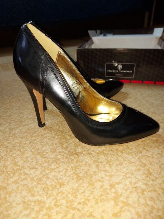 Продам туфли новые