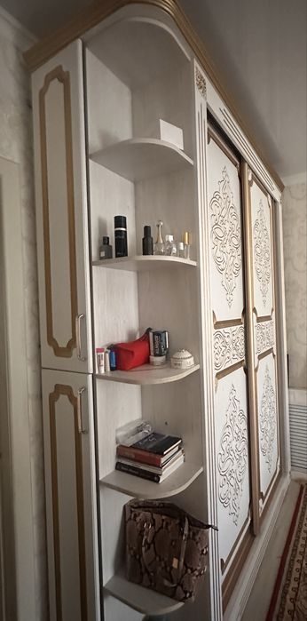 Продаются спальный шкаф