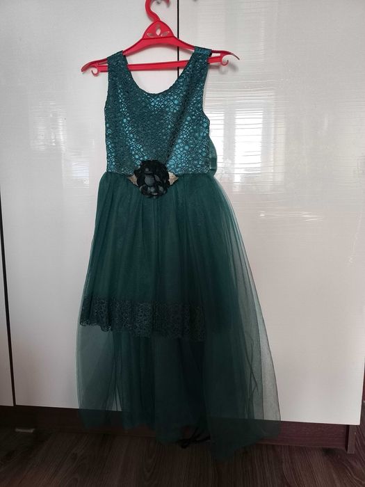 Нарядное платьев