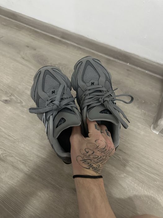 New Balance 9060 Gray