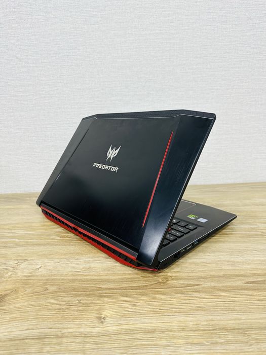 ACER Predator Core i7-8 Ядерный с Мощной 6 ГБ Видеокартой GTX1060